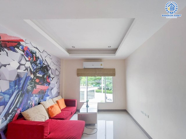 *****บ้านเดี่ยวมือสองย่านกรุงเทพฯ ม.แลนซีโอ รามอินทรา-วัชรพล เนื้อที่กว้าง 54.20 ตร.ว. ฟังก์ชัน 3 ห้องนอน 3 ห้องน้ำ ที่จอดรถ 2 คัน บนทำเลใกล้ทางด่วนรามอินทรา และถนนวงแหวนกาญจนาฯฝั่งตะวันออก เชื่อมต่อรถไฟฟ้า 2 สายทั้งสายสีชมพู "สถานีวัชรพล" และสายสีเขียว "สถานีสะพานใหม่" ใกล้จุดขึ้นทางด่วน "ฉลองรัช" จองเลย!